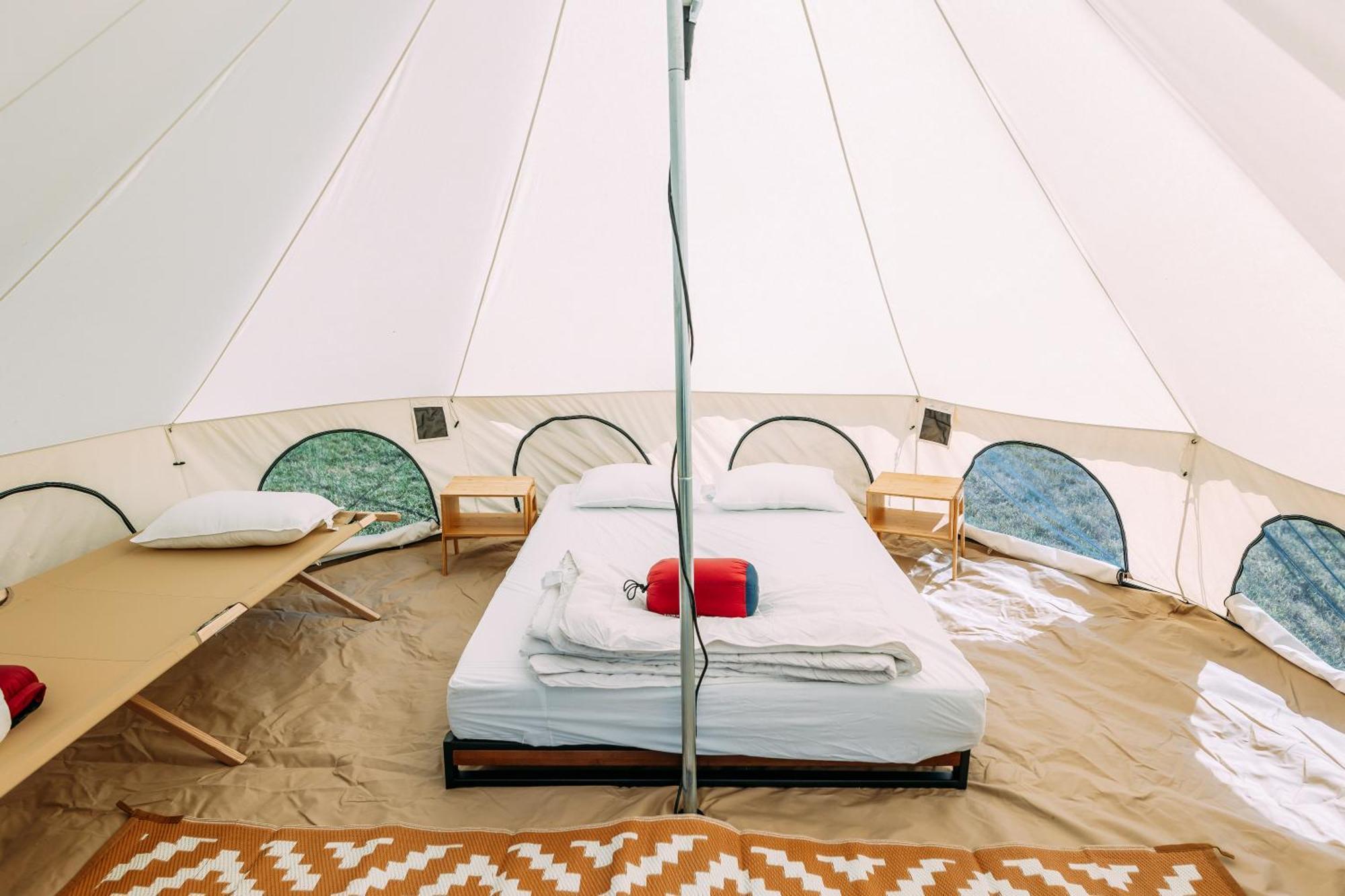 White's Landing Catalina Camp